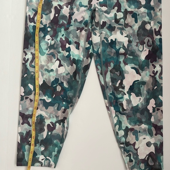 Spanx Sarah Blakely Active Printed Cameo Booty Boost 7/8 length leggings 2X - Picture 3 of 7